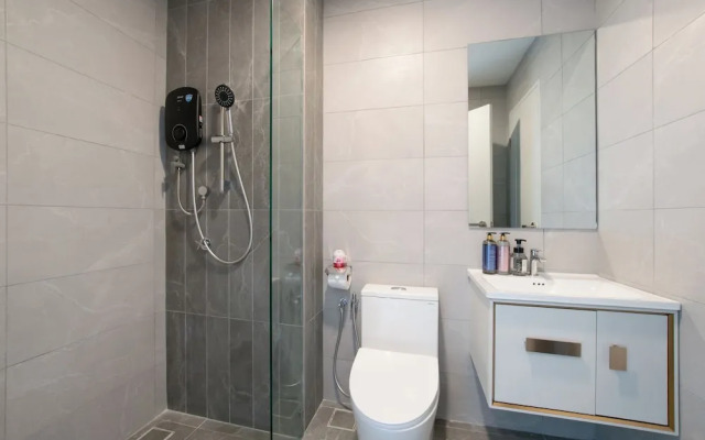 Majestic by Avery &10 mins to Twin Tower