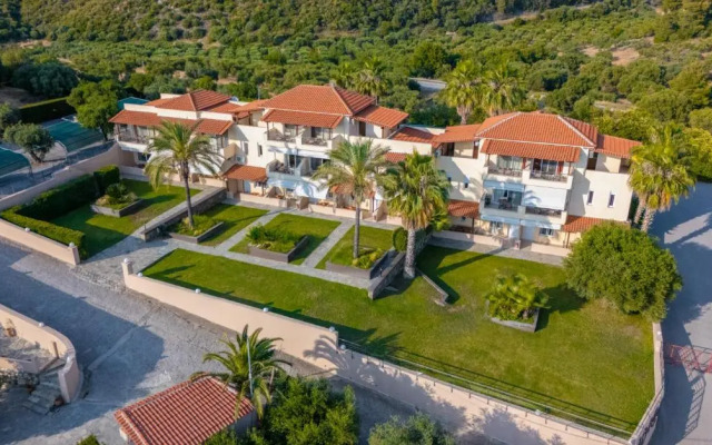 Kelyfos Hotel Bungalows and Suites