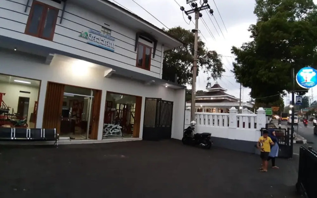 Oyo 2500 Gassani Guest House