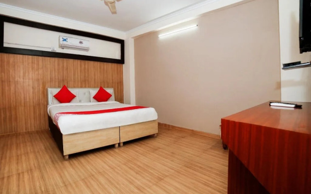 OYO 23556 Rama Utsav