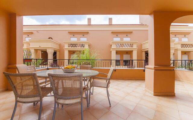 B27 - Luzbay 2 Bed Apartment