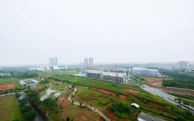 Scenic Studio Room at Casa De Parco Apartment