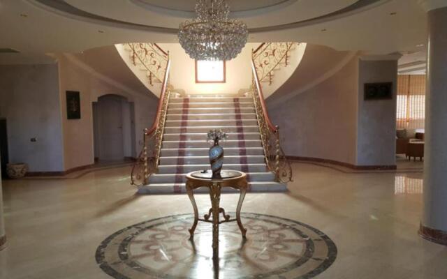 Super luxurious villa with large landscape areas