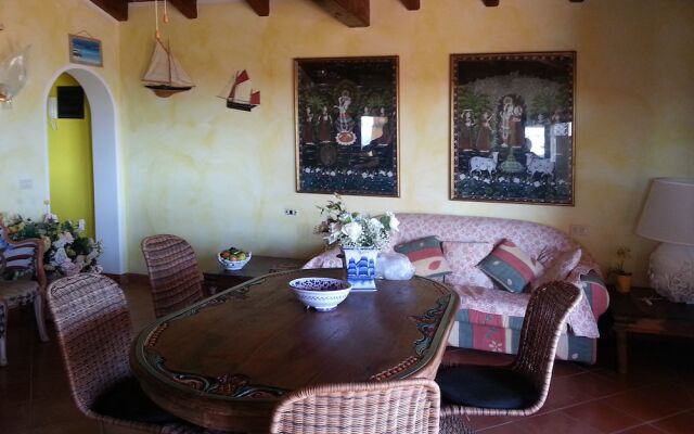 Villa Fresia With Garden and Private Pool Sea View