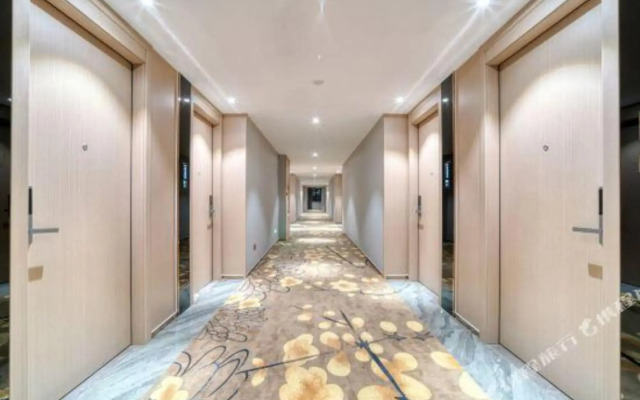 Qingteng Yisu Hotel (Shengzhou Chinese Yue Opera Art City Wuyue Plaza)