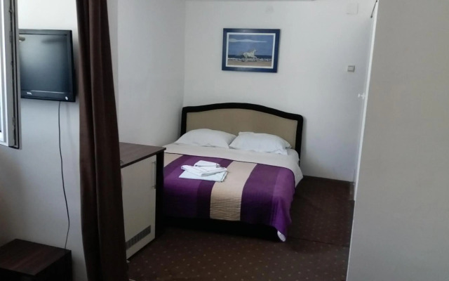 Gros Hotel - Leskovac