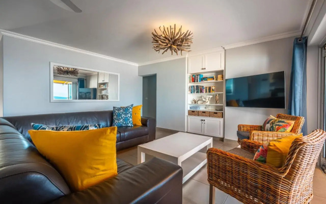 S3nsational Paros-Luxury steps away from the beach