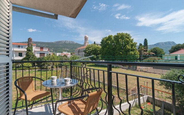 Awesome Home in Kastel Stari With Wifi and 3 Bedrooms