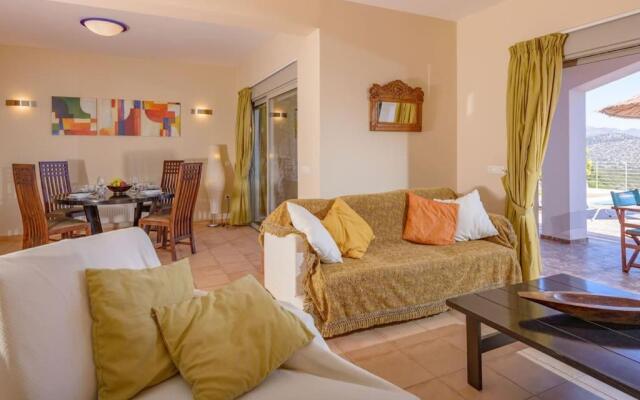 2 Bedroom Villa, Pool, Sea Views, Agios Nikolaos,