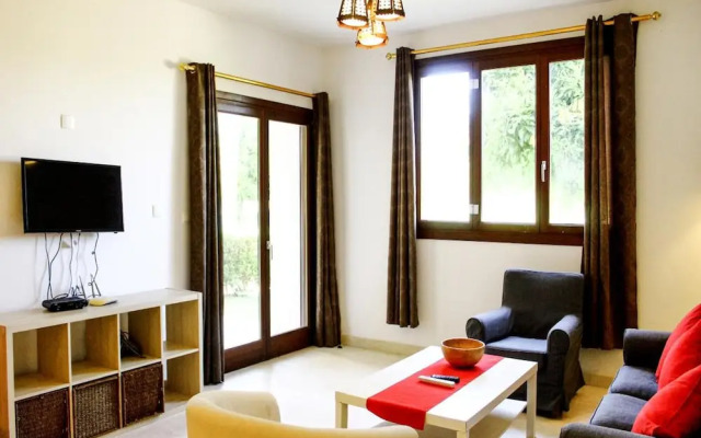 Tranquil Marina View Retreat