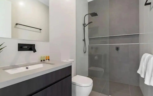 The Peninsula at Hope Island