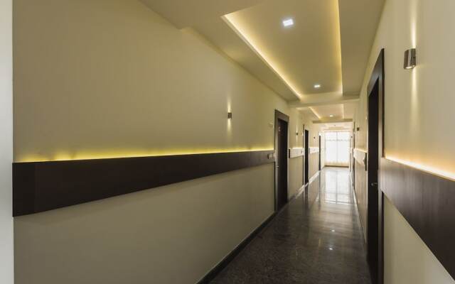 OYO 11414 Hotel Silver Suites