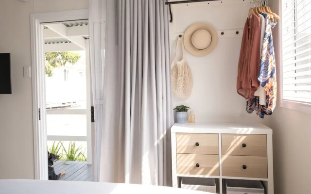 Little Palm Cabins – Guest Rooms – Lake Cathie