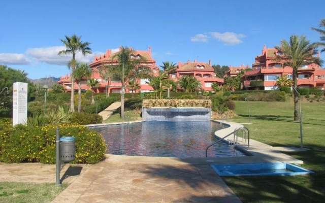 Marbella beachside apartment in 5 star gated