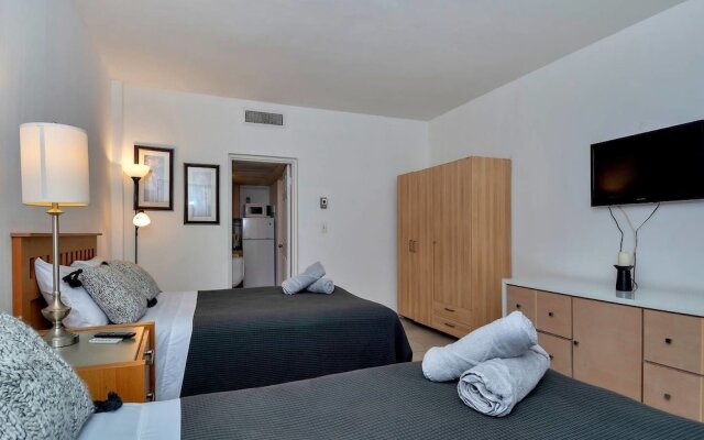 Lovely Little Studio With Pool, Hallandale Beach:)