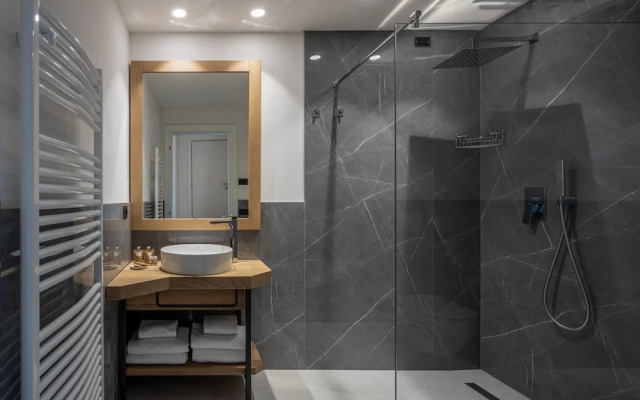 Aris Apartments & Sky Pool - Tonelli Hotels - Adult Friendly