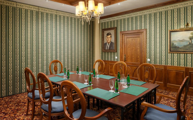 CARLSBAD PLAZA Medical Spa & Wellness hotel