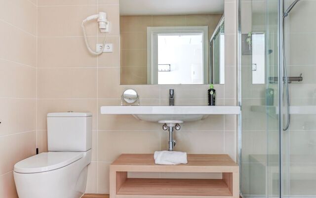 Limehome Barcelona Carrer de Besalú 82