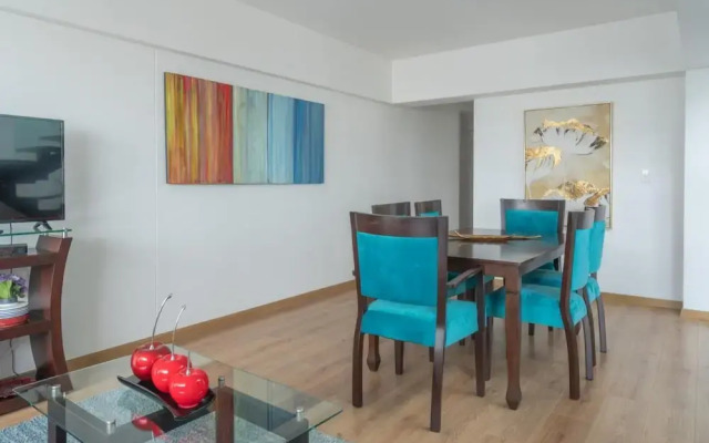 Exclusive Penthouse With Private Rooftop Jacuzzi BBQ Game Room