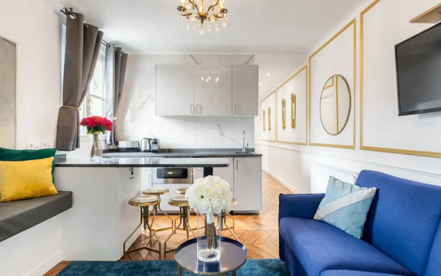Merveil Luxury Suites - Royale - Saint Honore view
