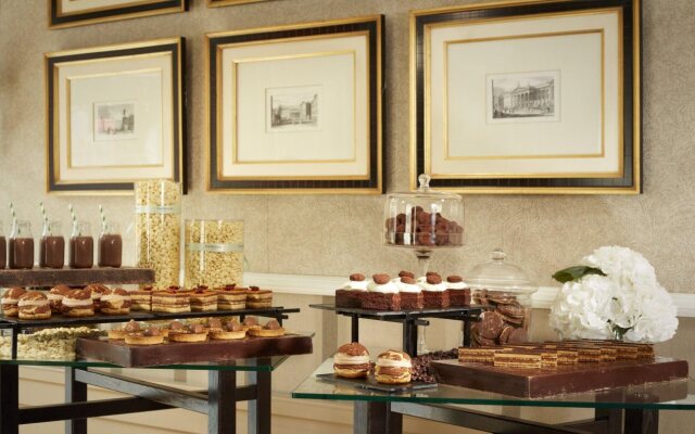 The College Green Hotel Dublin, Autograph Collection
