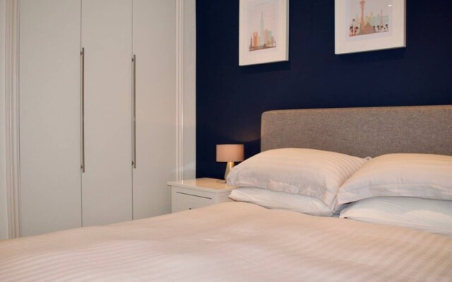 Modern Edinburgh Flat Close to City Centre