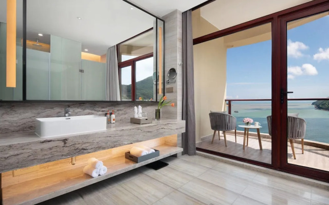 Crowne Plaza Zhoushan Seaview, an IHG Hotel
