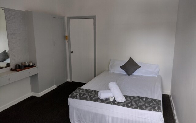 Ayr Hotel