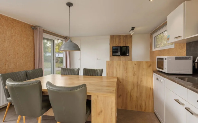 Modern Chalet With Dishwasher, Near the Hunebedcentrum