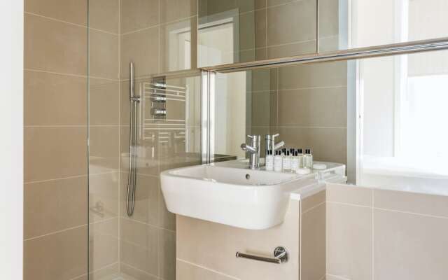 Marloes Road Lux 2 Bedrooms Apartment