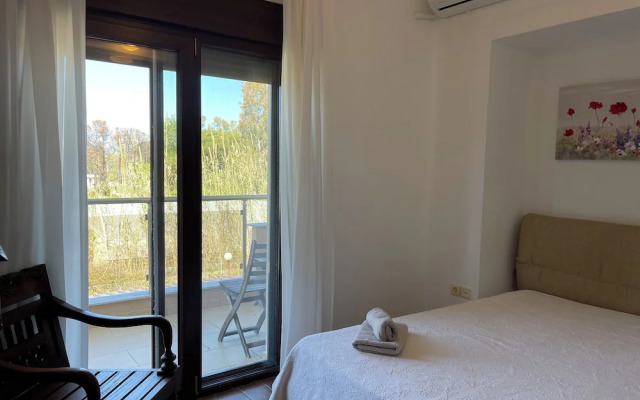 Stylish Maisonette With 3 Bedrooms in Vourvourou, Greece