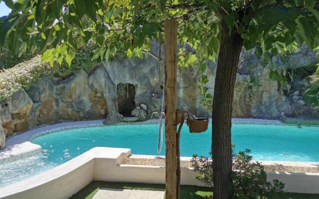 Casa Louise Suites and Spas