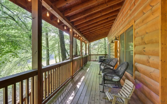 Riverfront Ellijay Cabin w/ Deck + Pool Access!