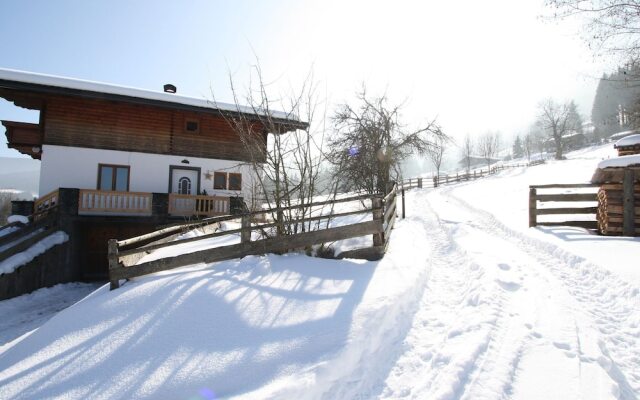 Apartment in Huttau Near ski Area