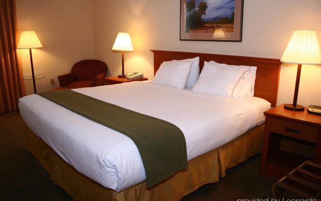 Holiday Inn Express Hotel & Suites PEORIA NORTH - GLENDALE, an IHG Hotel