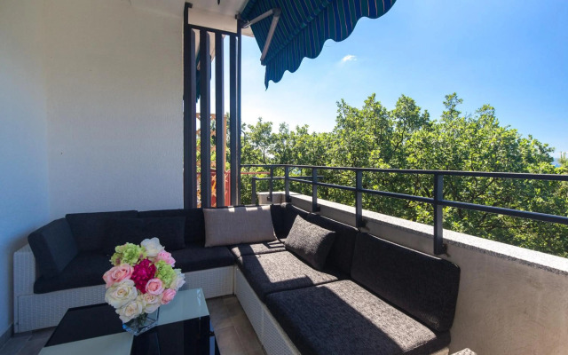 Deluxe Sea View Apartment Mate Balote