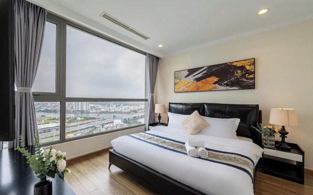 Apartment in Landmark-Vinhome.CTP by Yen