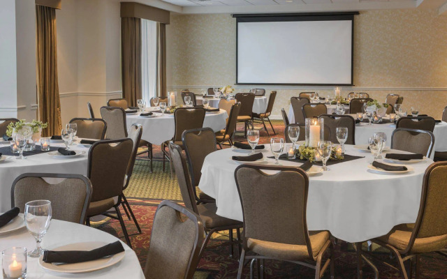 Hilton Garden Inn Denver South Park Meadows Area