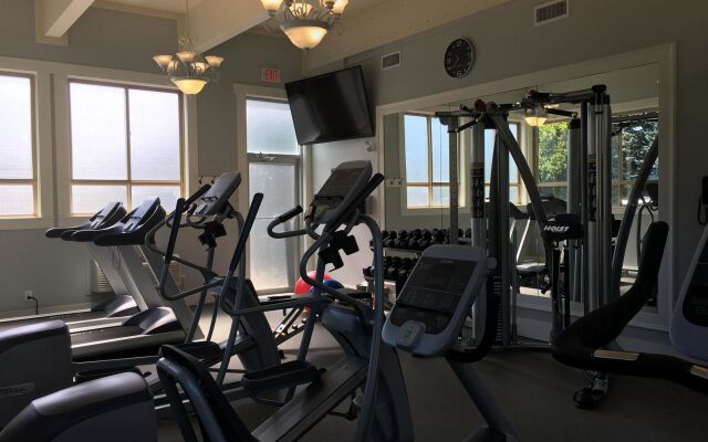 Best Western Plus Pitt Meadows Inn & Suites
