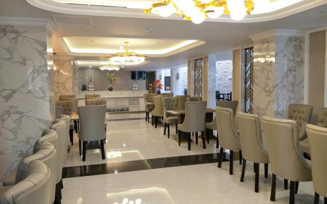 Grand Senyum Hotel