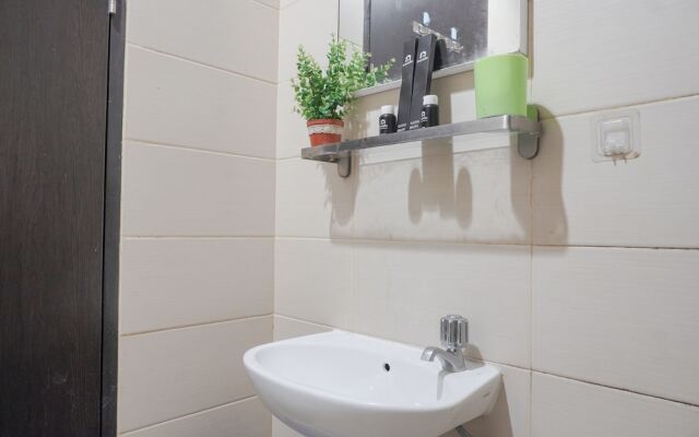 Fancy And Nice Studio At Belmont Residence Puri Apartment