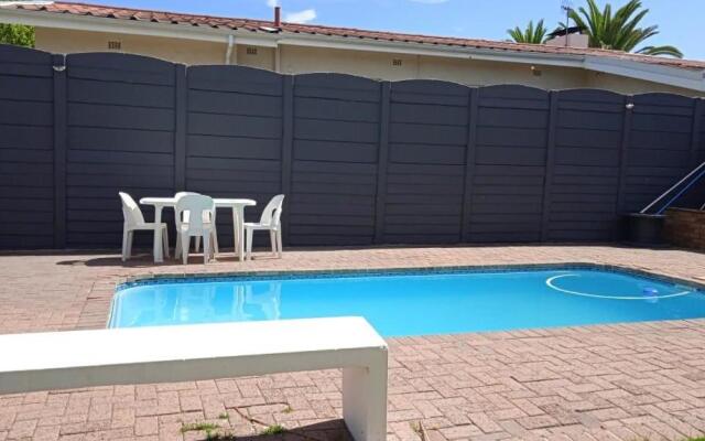 2friends guest house