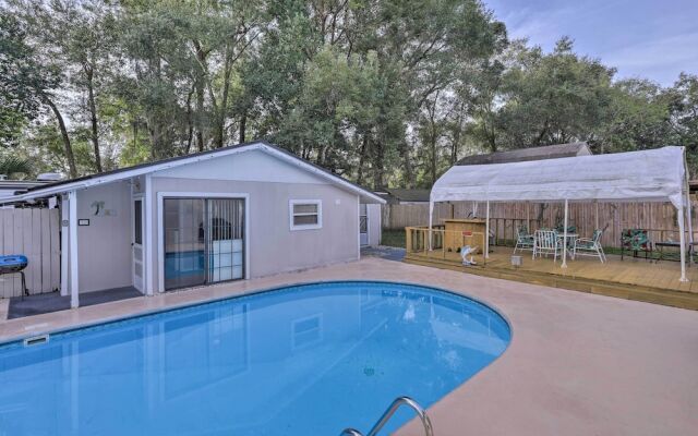 Fern Park House w/ Pool: Private Patio & Fire Pit!