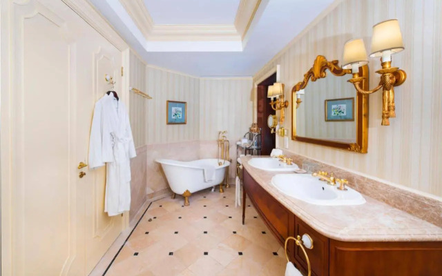 The Sanrock By Le Reve Hotels
