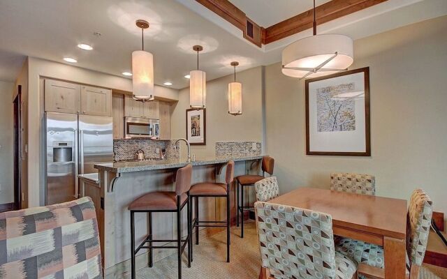 One Ski Hill Place S8103