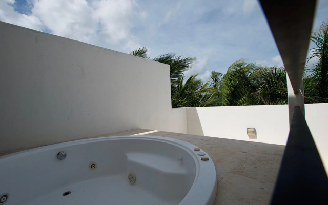 Casa Coral - Luxury Condos