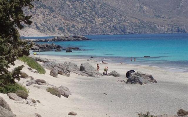 Kampos View - Quiet House at the end of the Road, privet pool