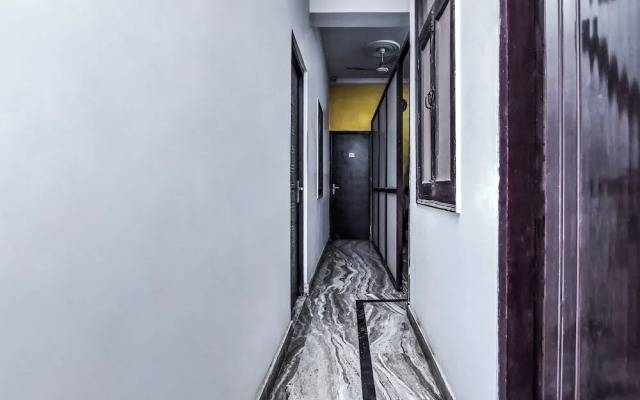 OYO 22321 Nitin Palace Guest House