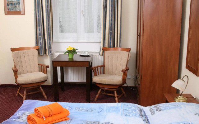 Hotel Aaron