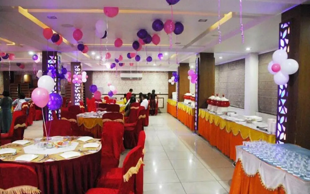OYO 13494 Hotel Nakshatra Inn
